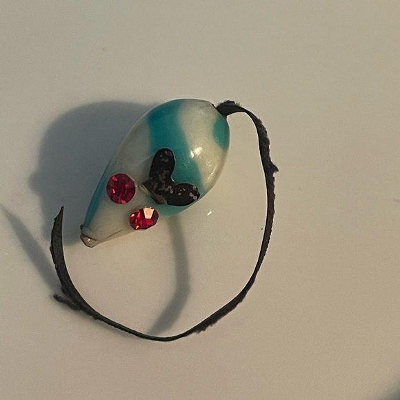 Quirky Vintage Mouse Pin - Picture 1 of 3